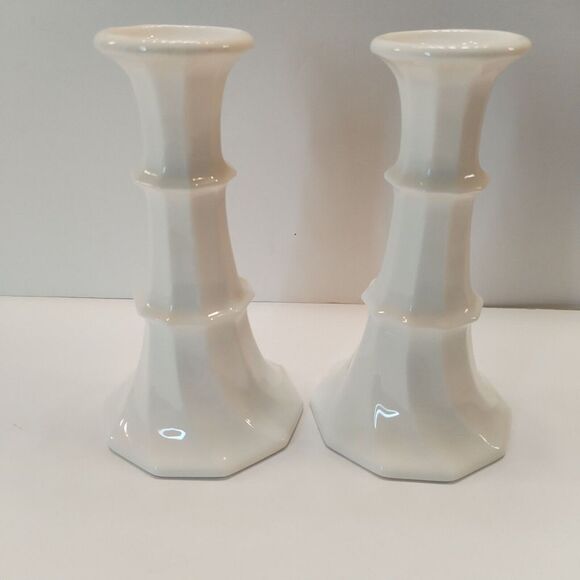 Toyo White Floral Porcelain Bud Made In Japan‎ 6.5" Tall Candle Sticks Set Of 2 - Picture 4 of 8